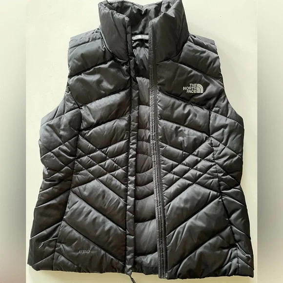 The North Face Women's Black Quilted Vest - Picture 1 of 5